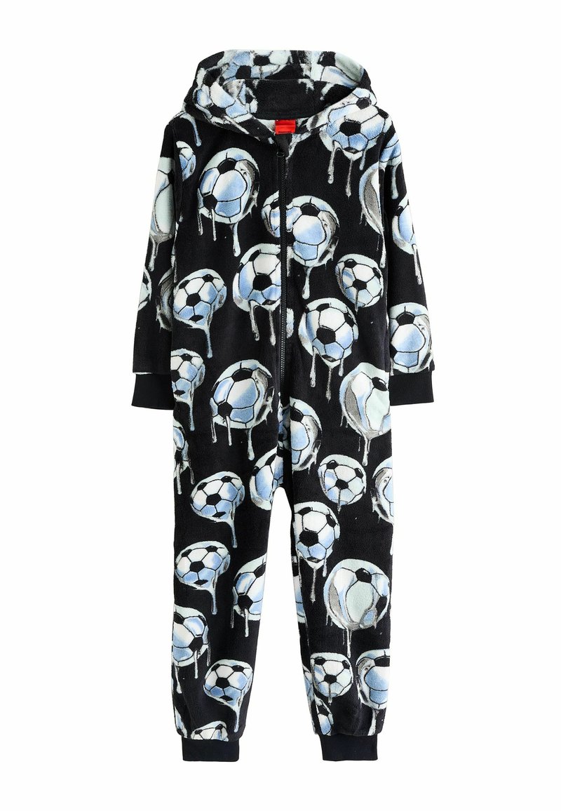 Svart fleece onepiece med ett upprepat mönster av blå och vita fotbollar med droppande detaljer. Inkluderar luva och dragkedja.