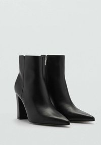 Mango Klassiska stövletter - black