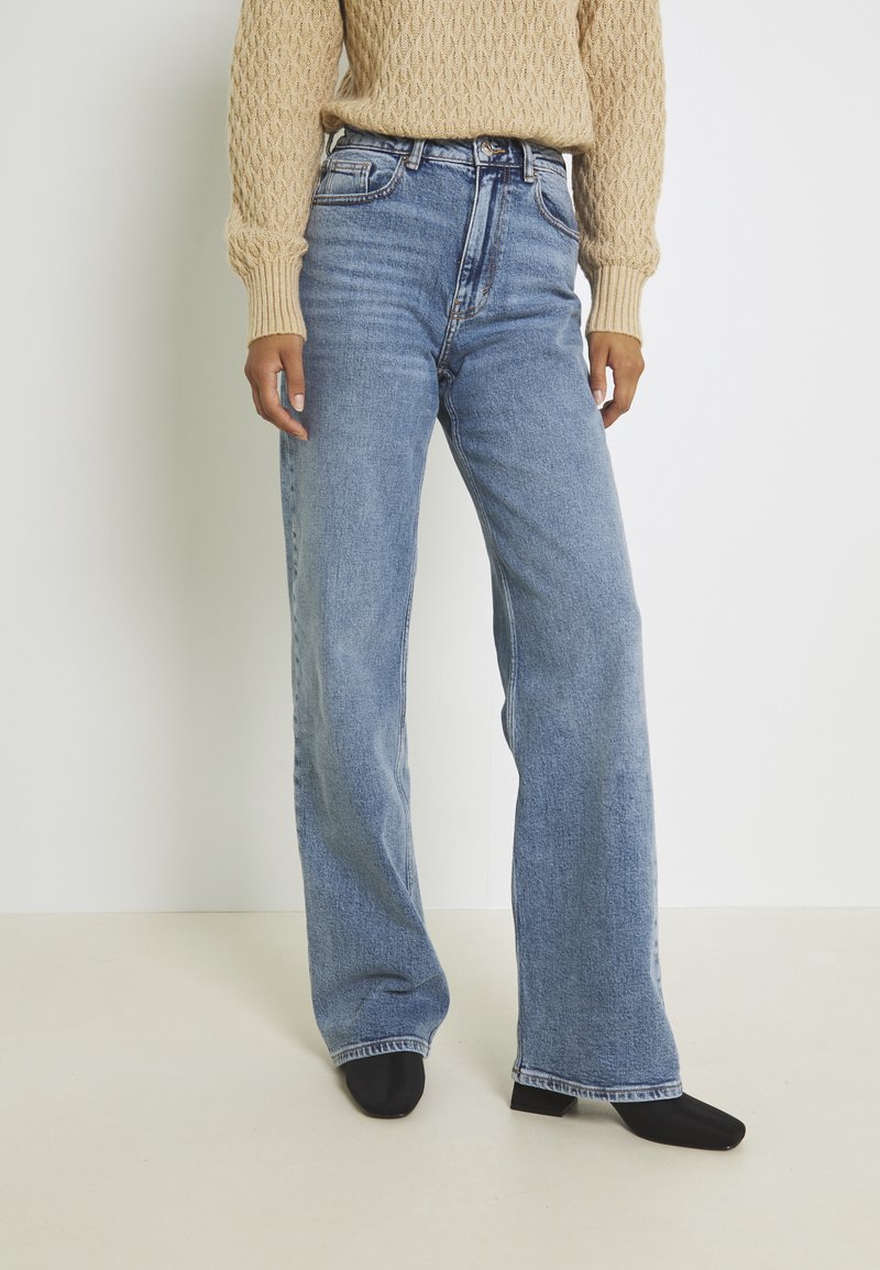 ONLY ONLJUICY WIDE LEG - Wide leg - medium blue denim