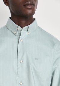 Calvin Klein STRIPE SHIRT - Camicia - slate gray