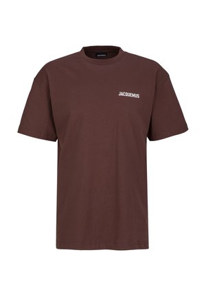 Jacquemus, JACQUEMUS T-SHIRT LOGO PATCH - T-Shirt basic - brown