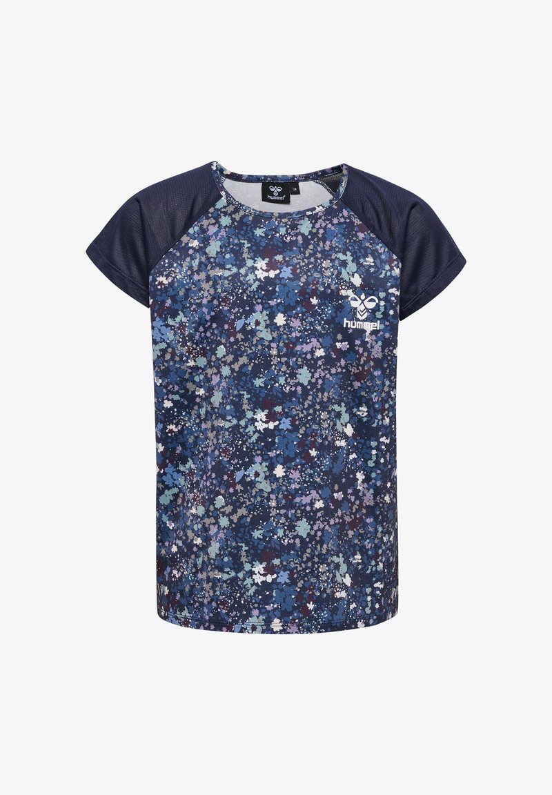 Μπλε κοντομάνικη μπλούζα με λουλουδάτο σχέδιο σε μπλε, μωβ και λευκό. Διαθέτει διακοσμητικά από πλέγμα στους ώμους και μικρό λογότυπο στο στήθος.