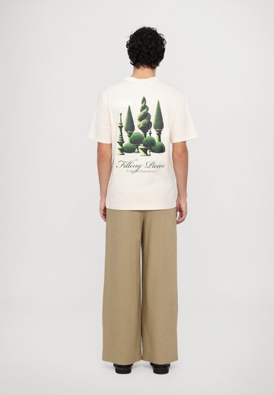 Filling Pieces TOPIARY UNISEX - Nyomott mintás póló - antique white
