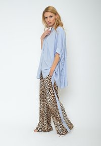 Emily van den Bergh Hemdbluse - blue white stripe