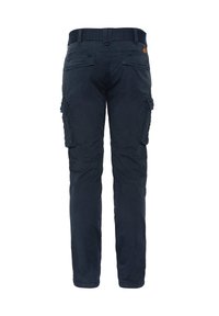 Marineblauwe cargobroek gemaakt van duurzaam materiaal, met meerdere zijzakken en een flexibele tailleband voor comfort.