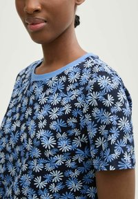 TOM TAILOR DENIM Lihtne T-särk - blue flower print