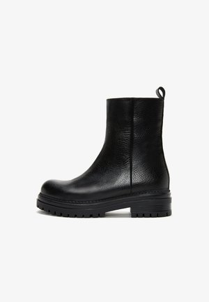 Derimod, Bottines à plateau - black