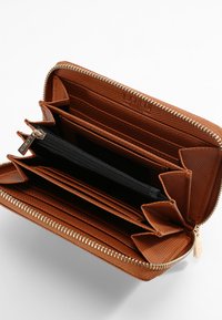 L.CREDI EBBA  - Wallet - cognac