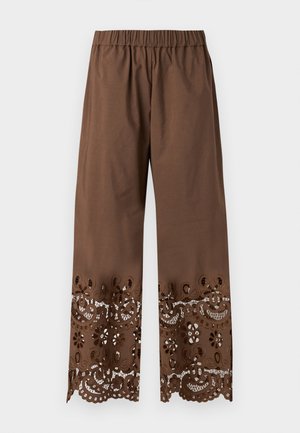 Καφέ φαρδιά παντελόνια με ελαστική μέση και περίπλοκη διακόσμηση από δαντέλα με λουλουδένιο μοτίβο κατά μήκος του κάτω μέρους των ποδιών και των τελειωμάτων.