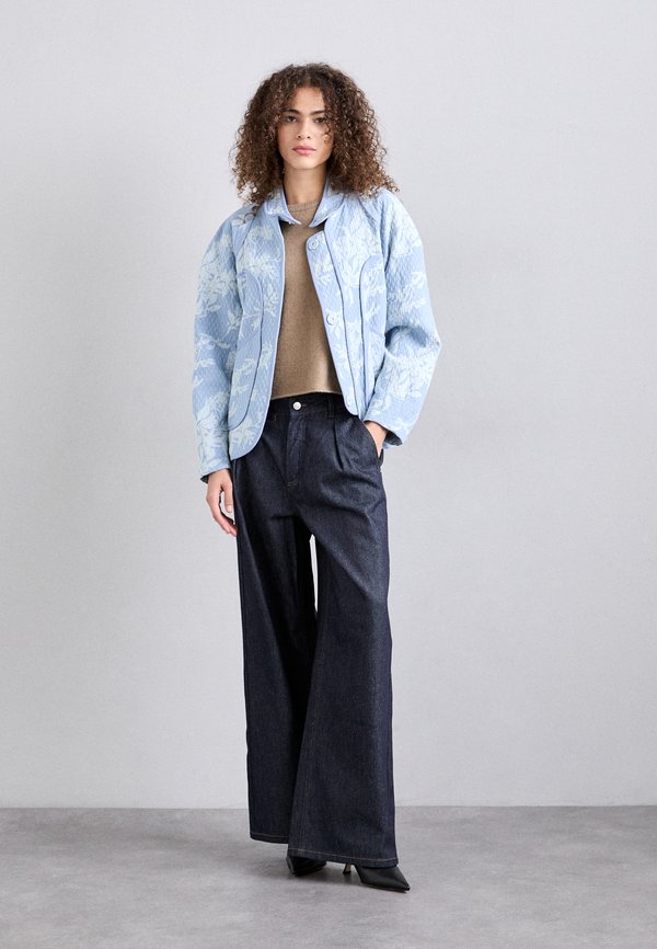 SHELLIE - Relaxed fit jeans - indigo4