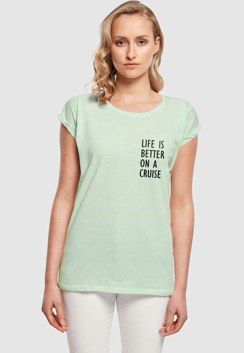 Merchcode - LIFE IS BETTER EXTENDED SHOULDER - T-Shirt print - neo mint, Vergrößern