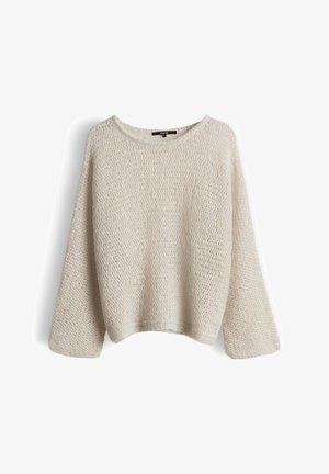 Cremefarbener, locker gestrickter Wollpullover mit langen Ärmeln und rundem Ausschnitt, präsentiert vor weißem Hintergrund.