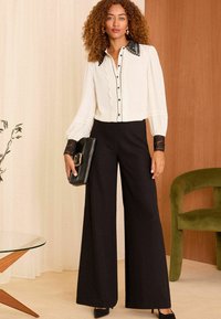 Love & Roses REGULAR FIT - SCALLOP DETAIL BUTTON THROUGH  - Pogājama blūze - ivory white