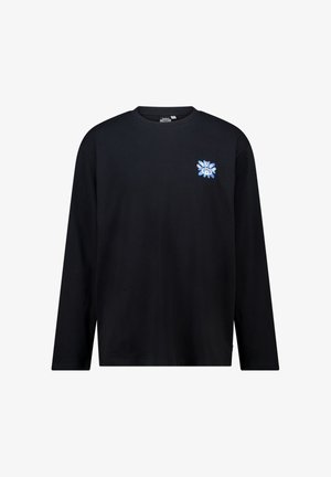 Schwarzes Langarmshirt mit einem kleinen blauen und weißen Augen- und Tränenmotiv im linken Brustbereich.