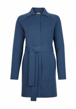 Blå ullkappa med krage, långa ärmar och bälte. Har en rak skärning och slät textur med minimalistisk design.
