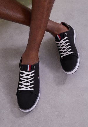 Sneakersy niskie