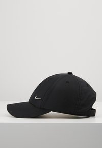 Thumbnail Image 5
