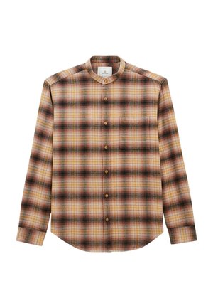 Chemise à manches longues à carreaux dans des tons de marron, orange et vert, avec un col boutonné et un ourlet arrondi. Fabriquée en tissu doux.