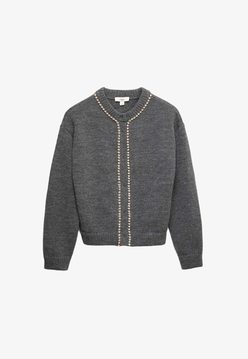 Szary sweter z okrągłym dekoltem i rzędem ozdobnych koralików na przodzie, z długimi rękawami i luźnym krojem.