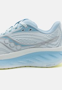 Saucony RIDE 18 - Chaussures de running sur route - ice melt/dream