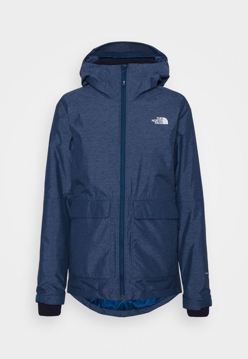 Veste imperméable à capuche bleu marine avec fermeture éclair frontale, deux poches à rabat, poignets élastiques et logo The North Face sur la poitrine.