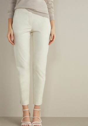 ZIGARETTENHOSE - Spodnie materiałowe - off-white