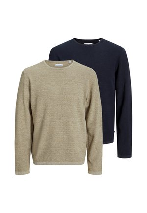 To lange langærmede striktrøjer, en beige med tekstur foran og en ensfarvet mørk navy bagpå, begge med rund hals og ingen synlige mønstre.