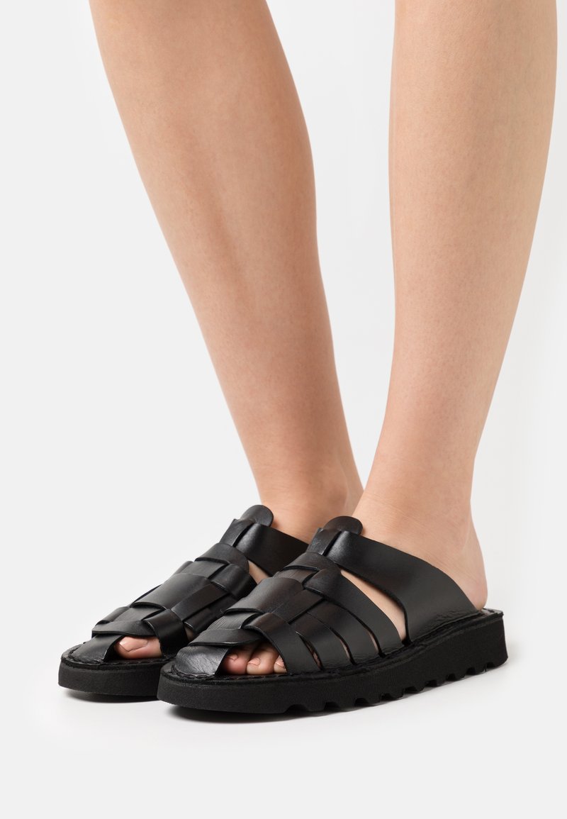 Damen Sneaker | LÄST HOLLY Pantolette flach black/schwarz - EL40519 Damen Sneaker | LÄST HOLLY Pantolette flach black/schwarz - EL40519