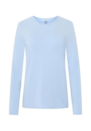 Lichtblauw shirt met lange mouwen en ronde hals, gemaakt van gladde stof, plat weergegeven zonder zichtbare texturen of patronen.