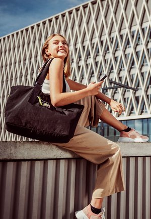 Kipling JODI M - Shopping Bag - valley black c