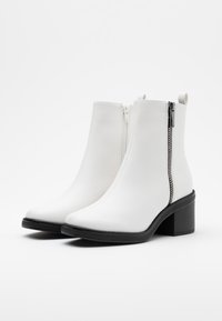 Even&Odd Bottines - white