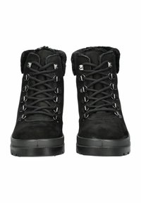 Botines de ante sintético negro con forro de piel sintética suave, ojales de metal y cordones negros. La suela tiene textura para un mejor agarre.