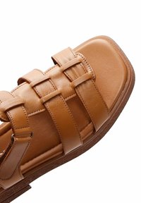 Derimod Sandalias - light brown