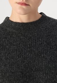Pieces PCNEMESIO O-NECK - Pulover - dark grey