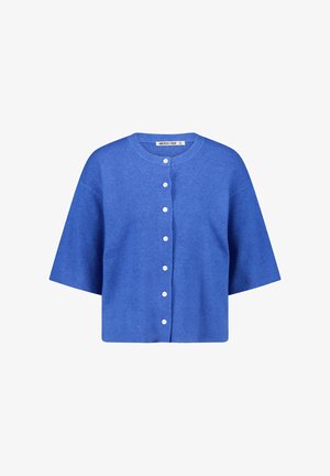 Cárdigan corto de mangas cortas en azul brillante con cuello redondo y botones blancos, etiquetado como America Today.