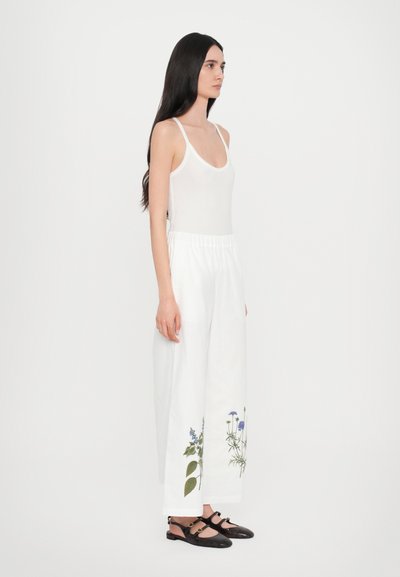 WEEKEND MaxMara VOLANTE - Pantalones - white