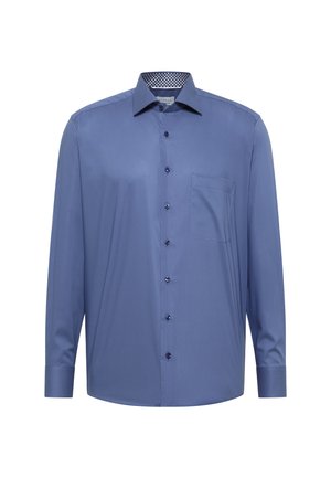 Langarm-Hemd aus dunkelblauem Stoff. Verfügt über eine Brusttasche, einen eleganten Kragen und dunkel gefärbte Knöpfe mit einem strukturierten Innenkragenbesatz.