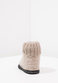Bergstein COZY - Pantoffels - beige