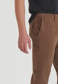 Antony Morato MASON - Traperice uskog kroja - dark tobacco