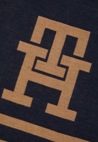 Thumbnail Image 3