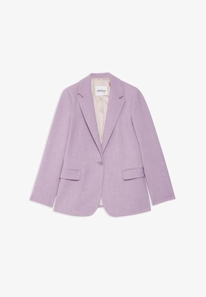 Blazer ajusté violet clair avec fermeture à un bouton, revers à crans, poches à rabat et doublure intérieure beige, posé à plat sur fond blanc.