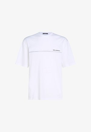 Bela bombažna majica s kratkimi rokavi, ki ima čez prsi vodoravno sivo črto in odtisnjen napis "KARL LAGERFELD" v črni barvi.