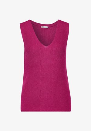 Bezrekawnik dzianinowy w jasnym kolorze magenta z dekoltem w serek i prążkowaną fakturą, z metką "Street One" wewnątrz kołnierzyka.