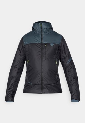 Sort isoleret jakke med en blå øverste del, frontlynlås og hætte. Funktioner inkluderer synlige syninger, lynlåslommer og branding.