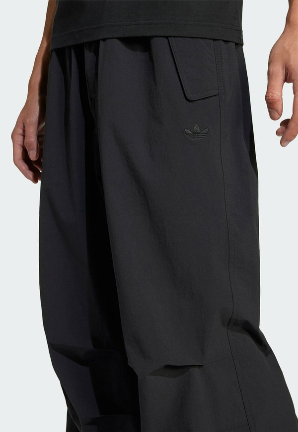 PREMIUM ESSENTIALS UTILITY WIDE PARACHUTE - Trousers3