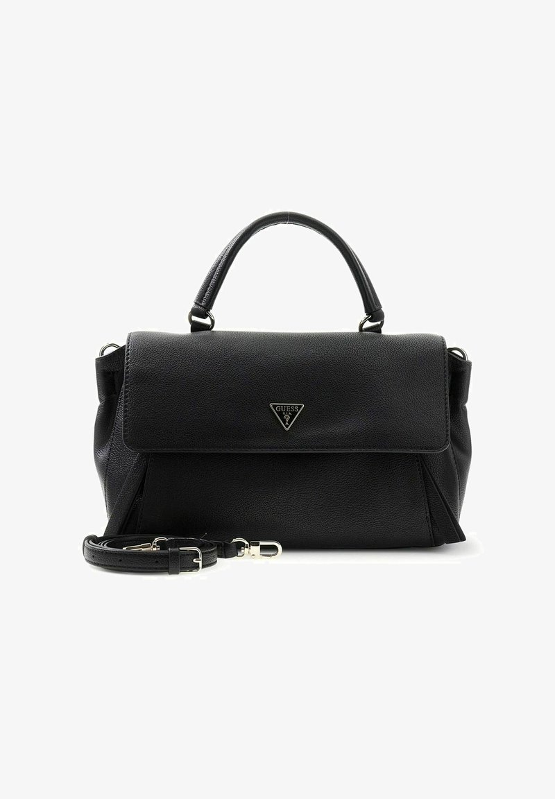 Sac à main en cuir noir avec poignée supérieure, bandoulière amovible et petit logo triangulaire Guess sur le rabat avant.
