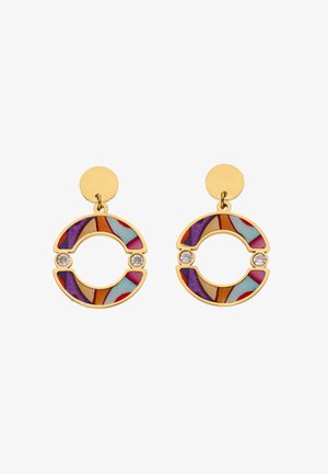 Cercei creolă din aur cu modele abstracte colorate din email în nuanțe de violet, roșu, albastru și portocaliu, fiecare accentuat cu două cristale rotunde clare.