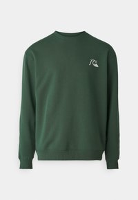 Sweat-shirt vert en tissu doux avec un col rond, des manches longues et un petit logo blanc représentant une vague sur la poitrine.