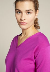 Elena Mirò CON SCOLLO A V - Trui - fucsia