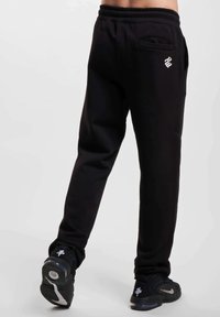 Rocawear JOGGING - Joggebukse - black